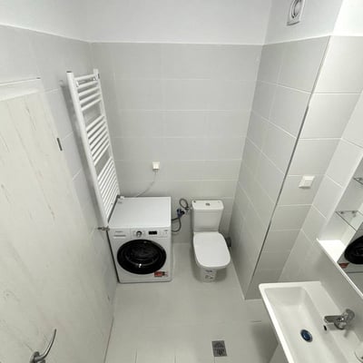 Alquiler de un nuevo apartamento de 1 habitación con balcón, cerca del lago Morii, Bucarest, Rumanía